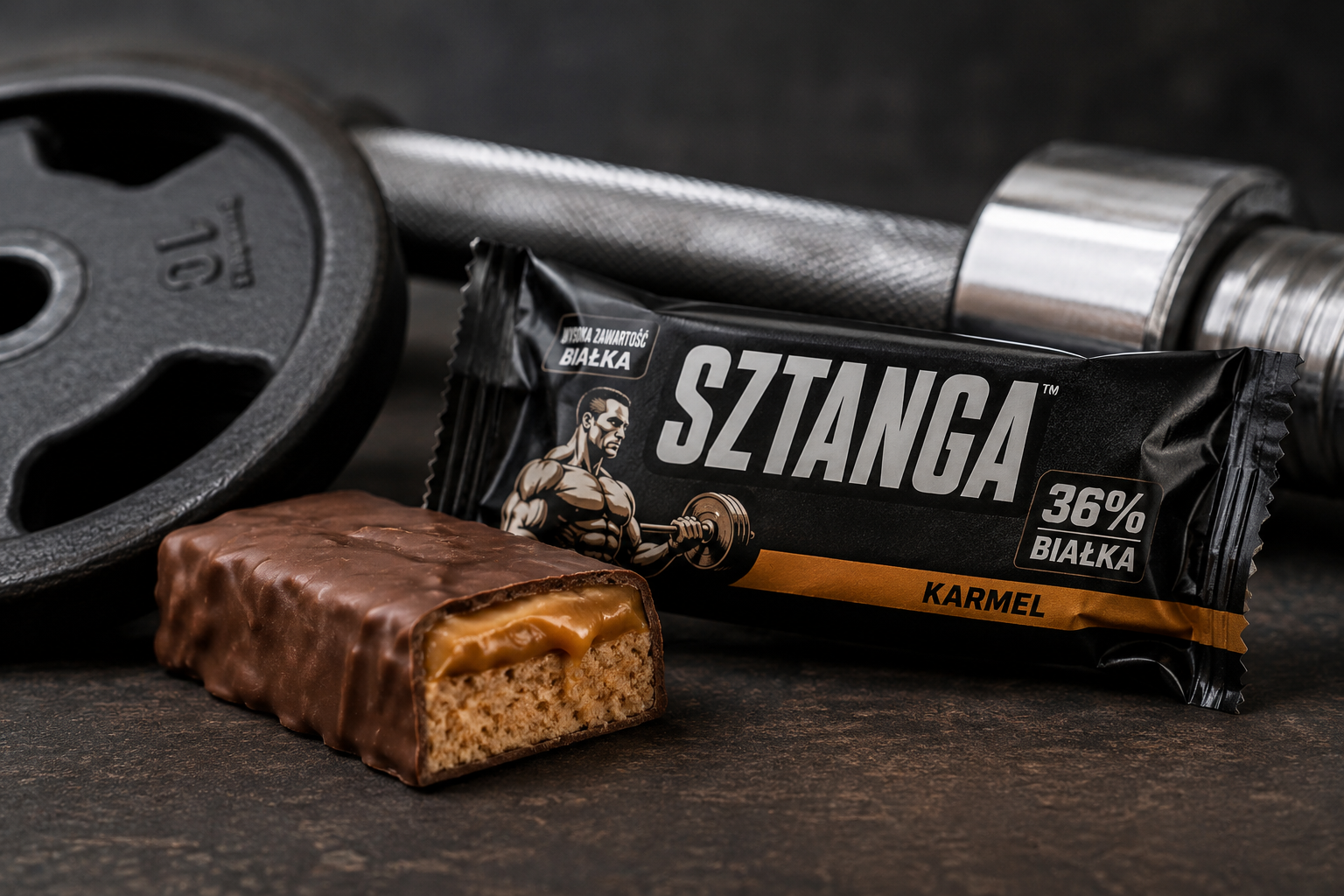 Duże batony proteinowe z Lidla — malinowy i karmelowy — celują w klasyczne sztangi z siłowni. Testujemy skład, makro i ceny 2026. Czy zastąpią brandy?
