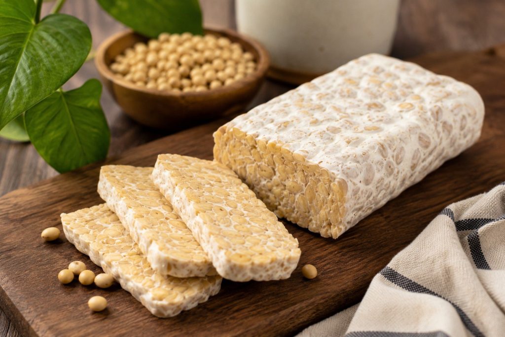 Tempeh wchodzi na polskie półki — testujemy fermentowaną kostkę, o którą pytacie najczęściej