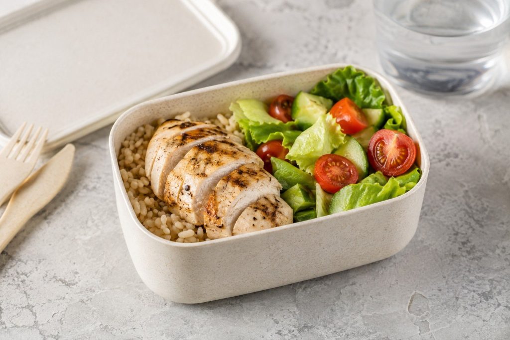 Lunchbox do pracy — gotowe pomysły na cały tydzień bez nudy i kanapkowej rutyny